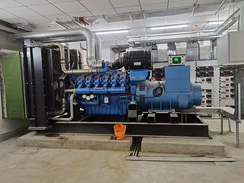 800KW發電機組.jpg